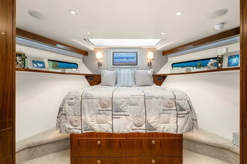 Slide: The Image of Viking 75 Motor Yacht 2022 - 39