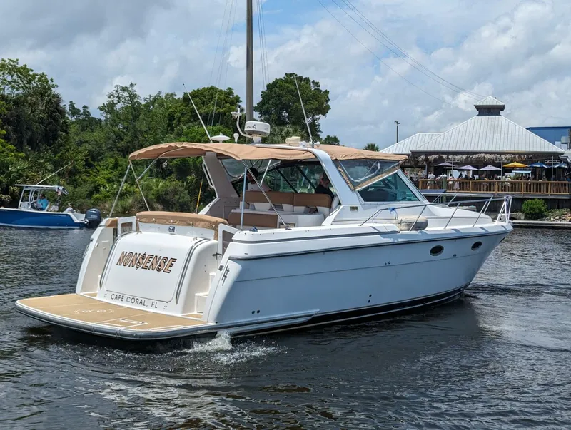 The Image of Tiara 3500 Express 2000 - 0