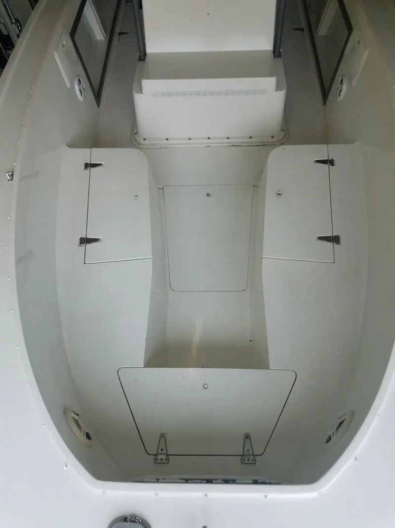 Slide: The Image of Mako 261 Center Console 1988 - 3