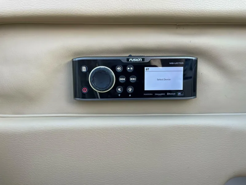Slide: The Image of Chris-Craft Launch 32RJ 2015 - 18