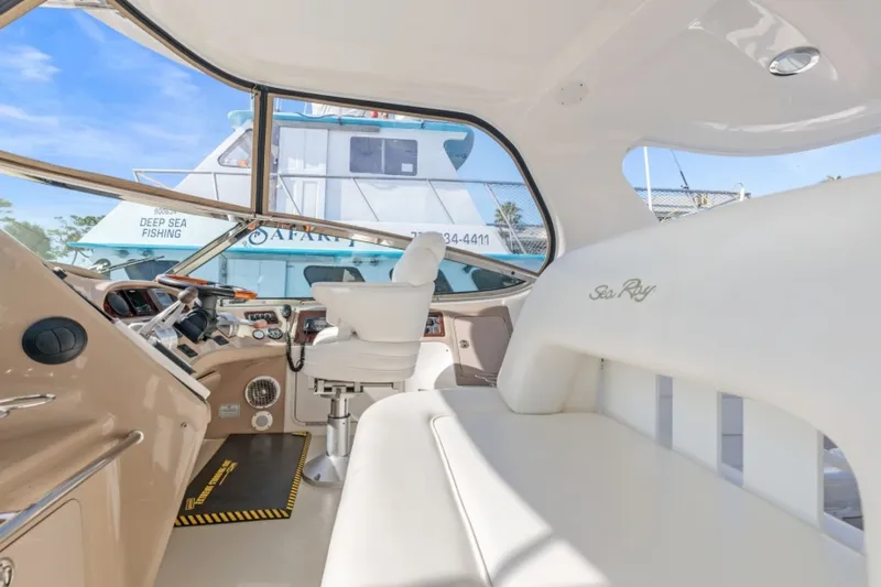 Slide: The Image of Sea Ray 550 Sundancer 2002 - 9