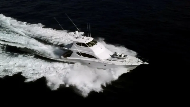 The Image of Hatteras 68 Convertible 2006 - 0