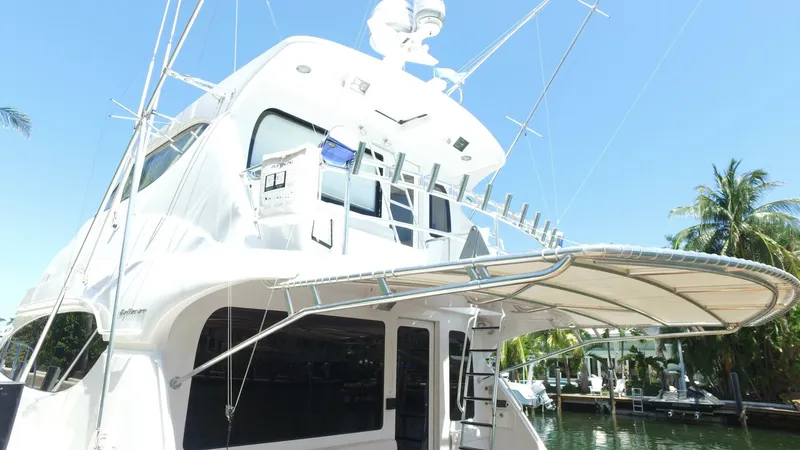 Slide: The Image of Hatteras 68 Convertible 2006 - 25