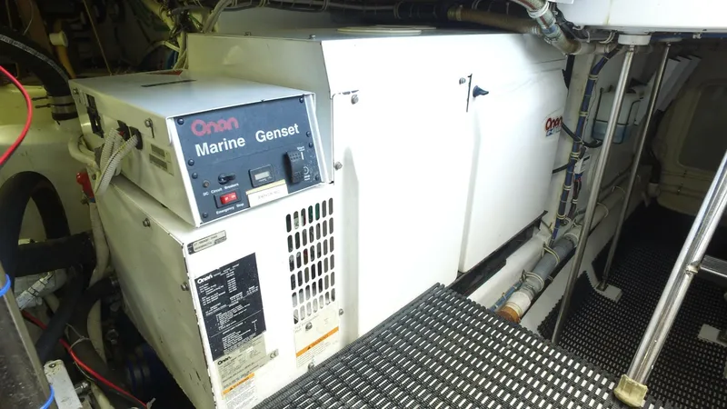 Slide: The Image of Hatteras 68 Convertible 2006 - 32