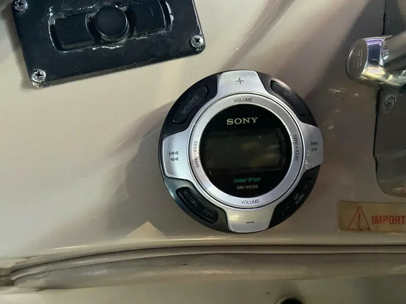 Slide: The Image of Sea Ray Sundancer 2003 - 19