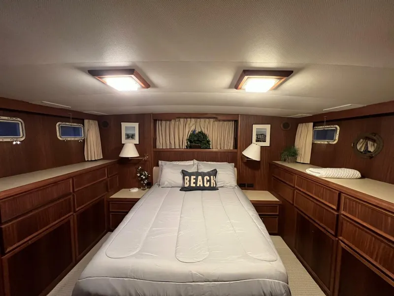 Slide: The Image of Hatteras Motor Yacht 1981 - 11