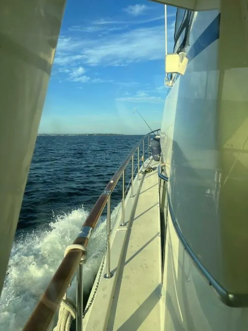 Slide: The Image of Hatteras Motor Yacht 1981 - 4