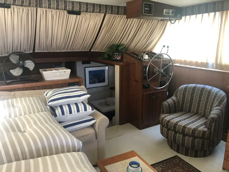 Slide: The Image of Hatteras Motor Yacht 1981 - 9