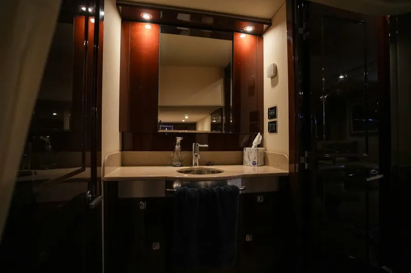 Slide: The Image of Sea Ray 500 Sundancer 2010 - 25