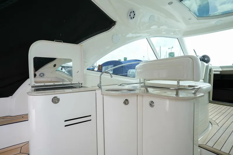 Slide: The Image of Sea Ray 500 Sundancer 2010 - 6