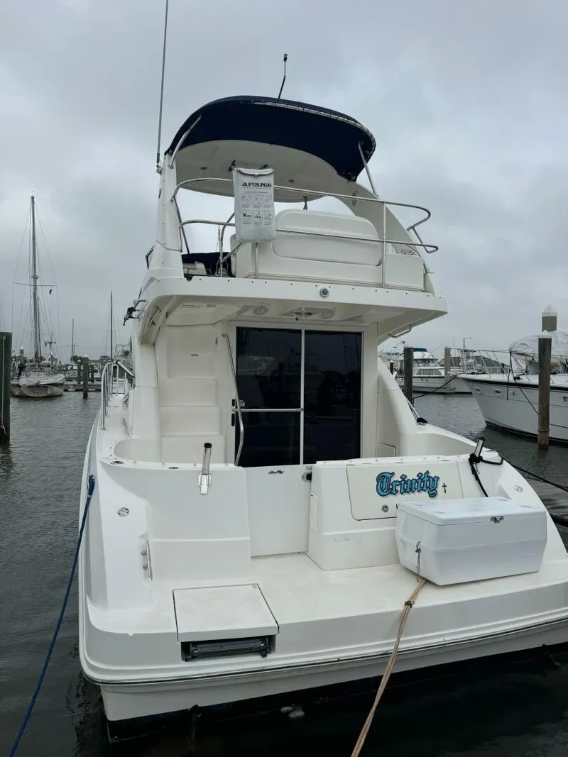 Slide: The Image of Sea Ray Sedan Bridge 2007 - 5