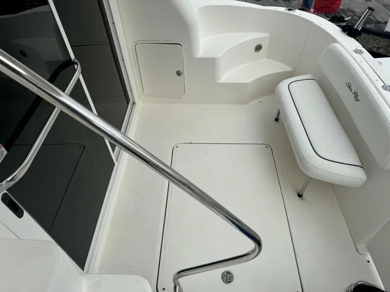 Slide: The Image of Sea Ray Sedan Bridge 2007 - 7