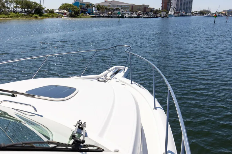 Slide: The Image of Boston Whaler 345 CONQUEST 2019 - 23