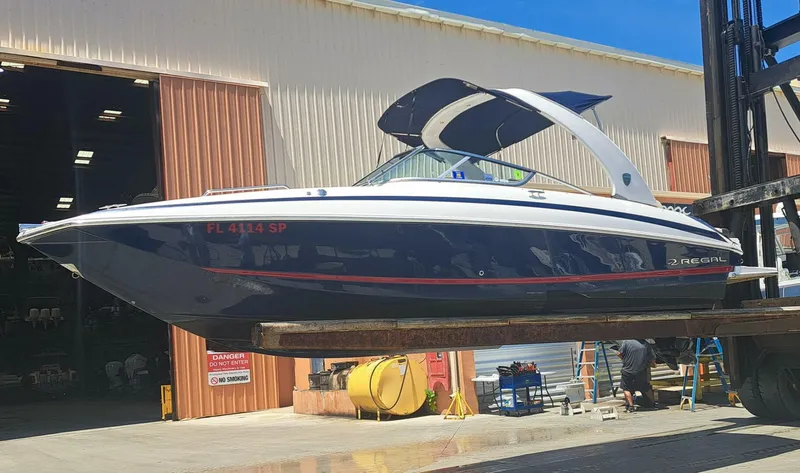 The Image of Regal 2700 Bowrider 2014 - 0