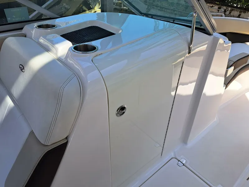 Slide: The Image of Regal 2700 Bowrider 2014 - 25