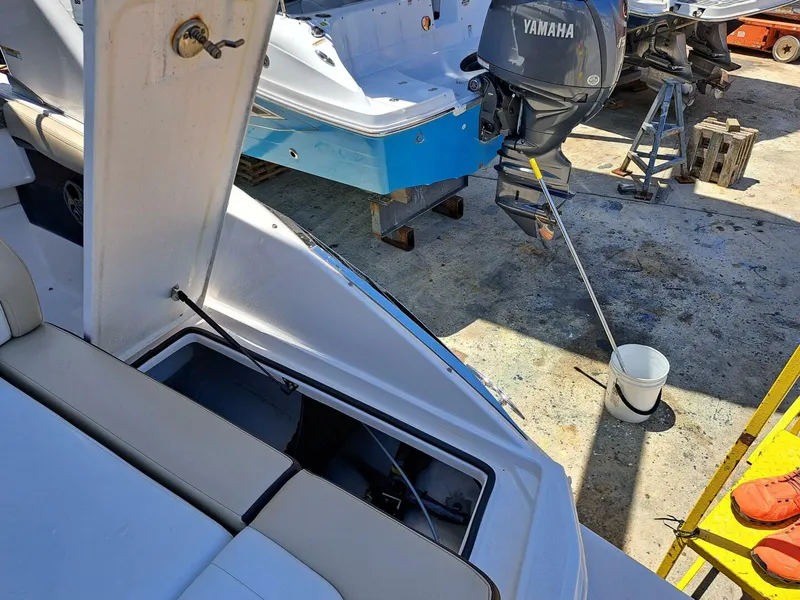 Slide: The Image of Regal 2700 Bowrider 2014 - 32