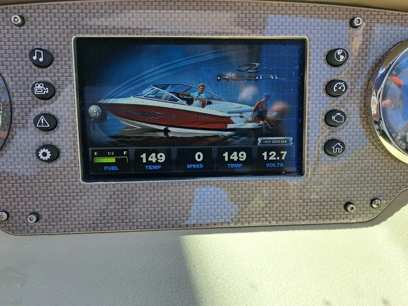 Slide: The Image of Regal 2700 Bowrider 2014 - 34