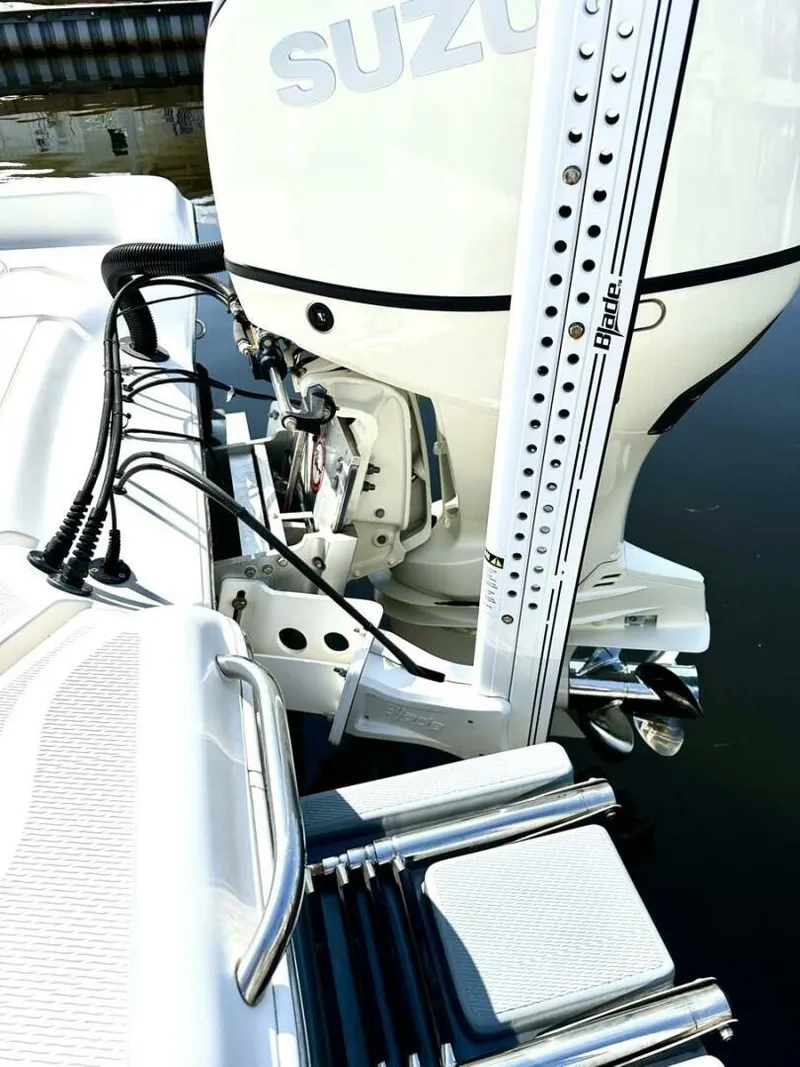 Slide: The Image of Blue Wave 2800 Pure Hybrid 2020 - 4