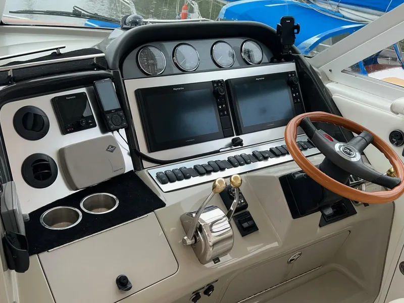 Slide: The Image of Sea Ray 40 MY 2006 - 22