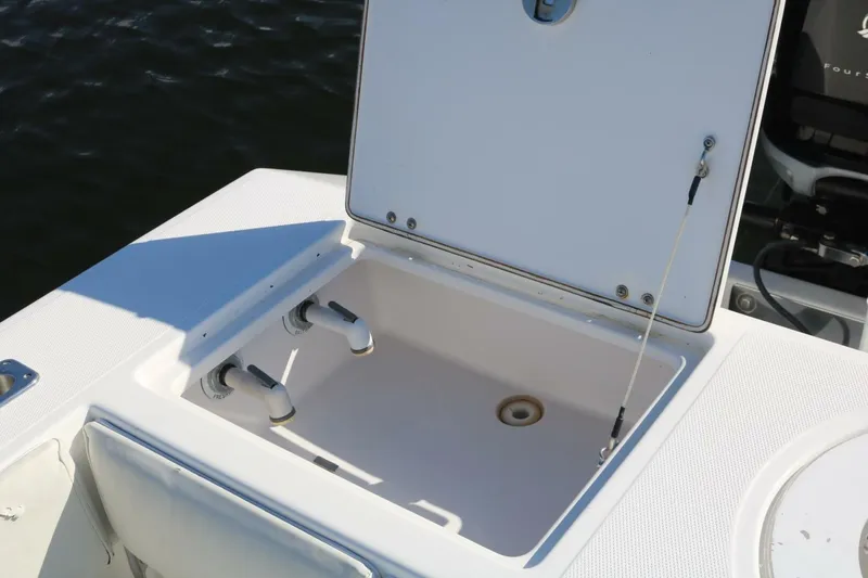 Slide: The Image of Venture 39 Center Console 2008 - 6