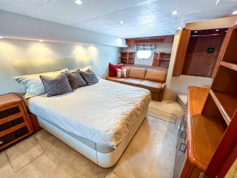 Slide: The Image of Hatteras 68 Convertible 2007 - 8