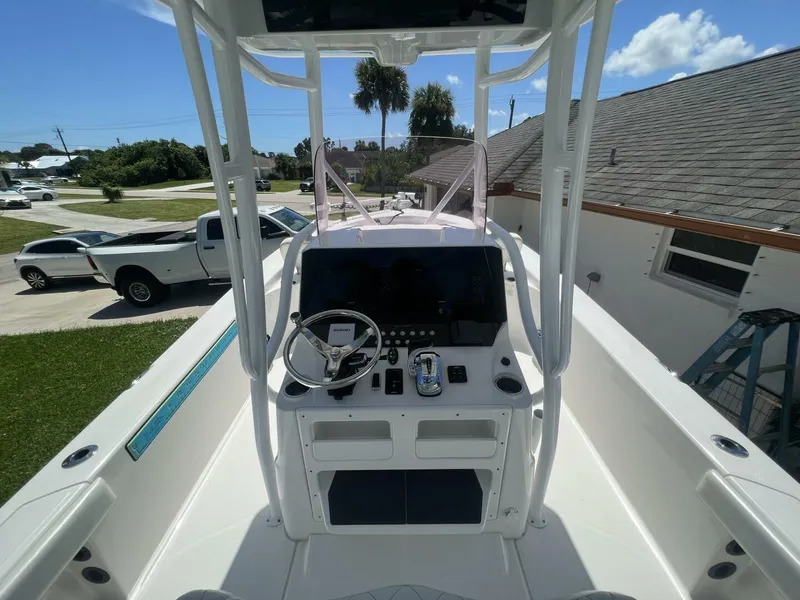 Slide: The Image of Blue Wave 2800 Pure Hybrid 2019 - 28