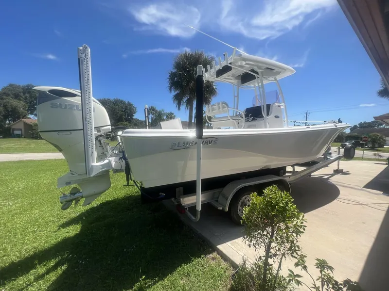 Slide: The Image of Blue Wave 2800 Pure Hybrid 2019 - 4