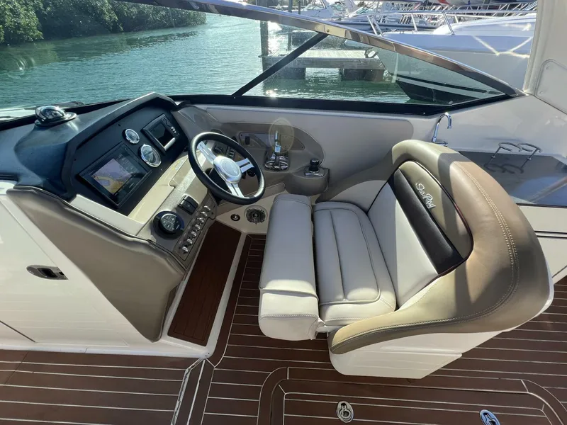 Slide: The Image of Sea Ray 300 SLX 2012 - 15