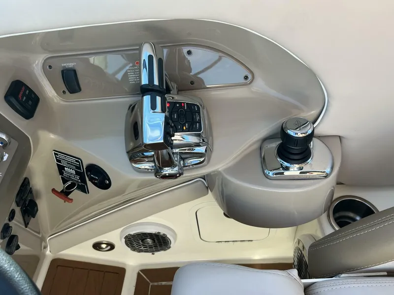 Slide: The Image of Sea Ray 300 SLX 2012 - 18
