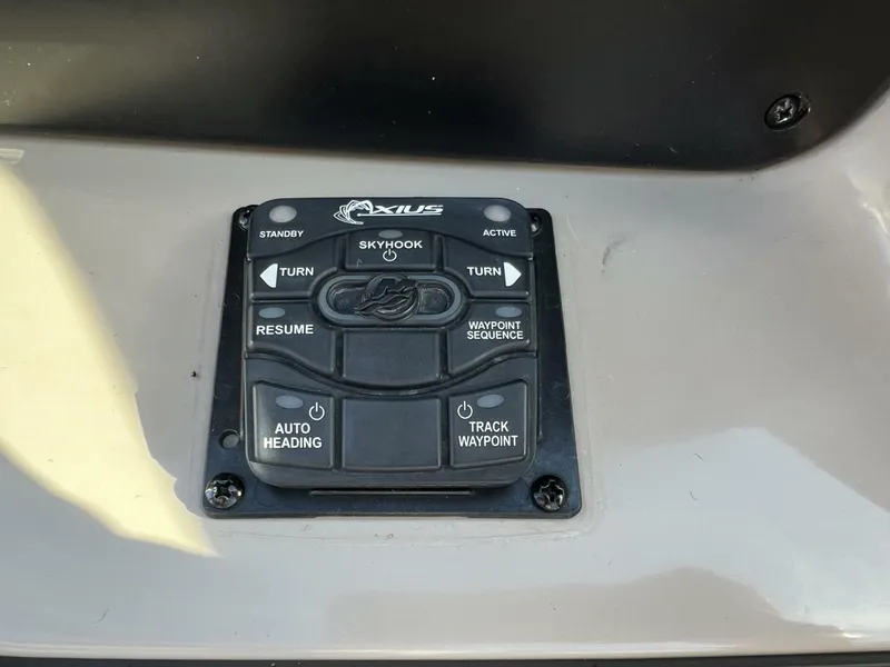 Slide: The Image of Sea Ray 300 SLX 2012 - 25