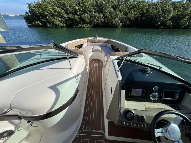Slide: The Image of Sea Ray 300 SLX 2012 - 26