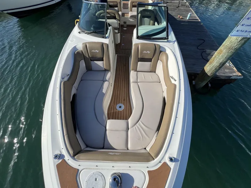 Slide: The Image of Sea Ray 300 SLX 2012 - 28