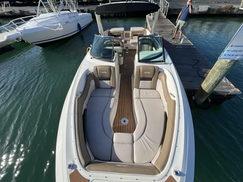 Slide: The Image of Sea Ray 300 SLX 2012 - 30