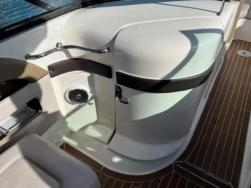 Slide: The Image of Sea Ray 300 SLX 2012 - 37
