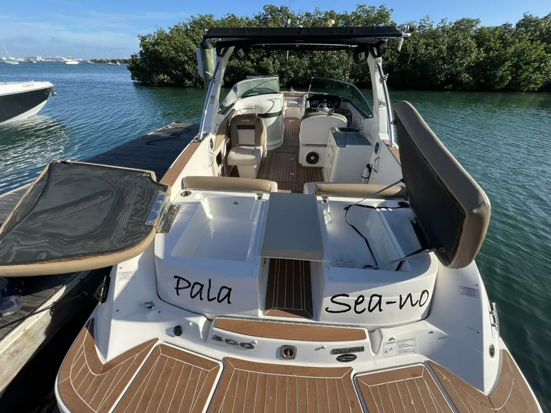 Slide: The Image of Sea Ray 300 SLX 2012 - 8