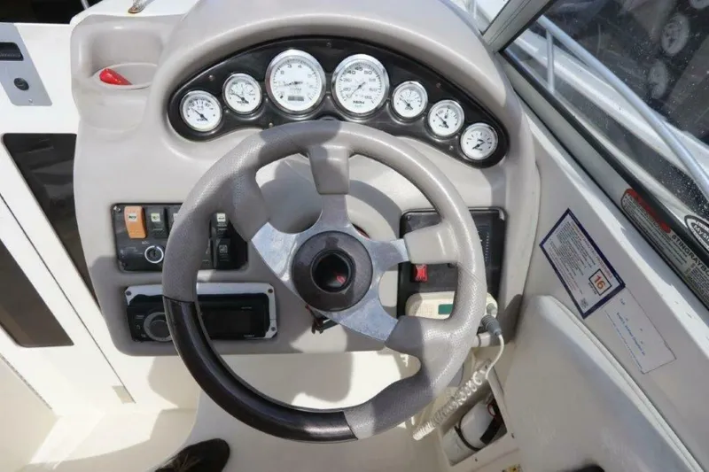 Slide: The Image of Stingray 240 CS 2006 - 10
