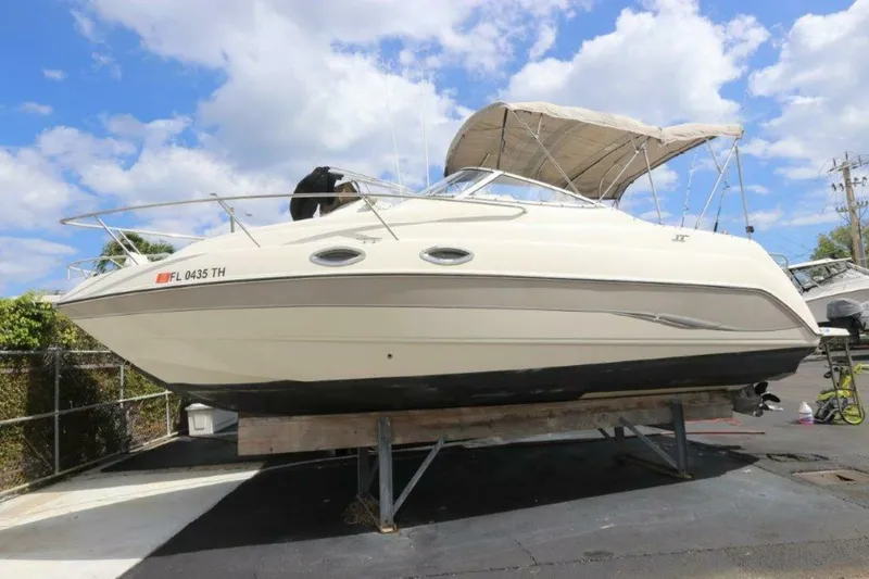 Slide: The Image of Stingray 240 CS 2006 - 2