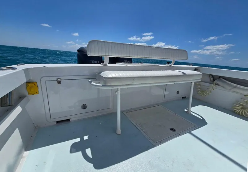 Slide: The Image of Contender Custom 33 Center Console 2012 - 22