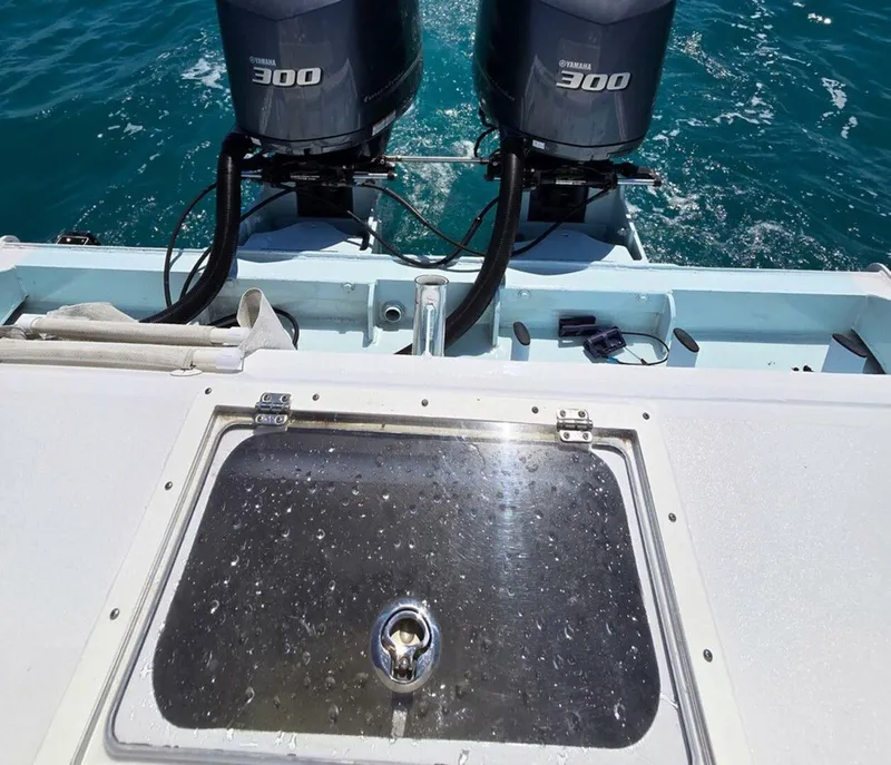 Slide: The Image of Contender Custom 33 Center Console 2012 - 25