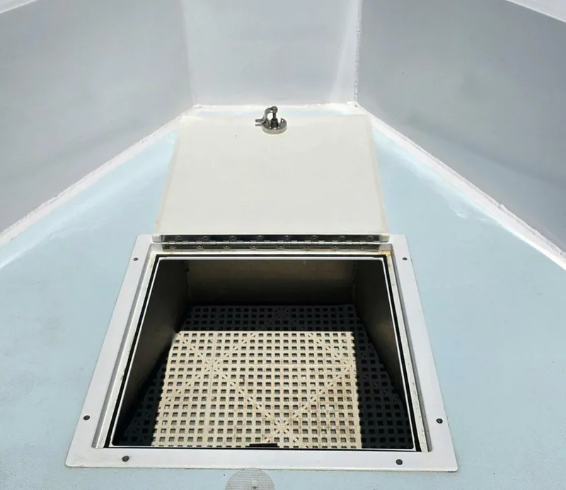 Slide: The Image of Contender Custom 33 Center Console 2012 - 7