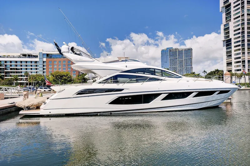 The Image of Sunseeker 68 Sport Yacht 2017 - 0