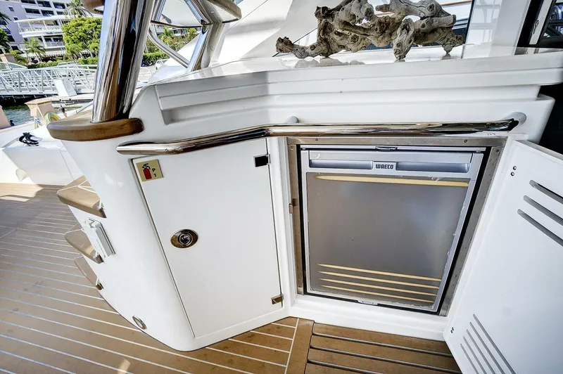 Slide: The Image of Sunseeker 68 Sport Yacht 2017 - 16