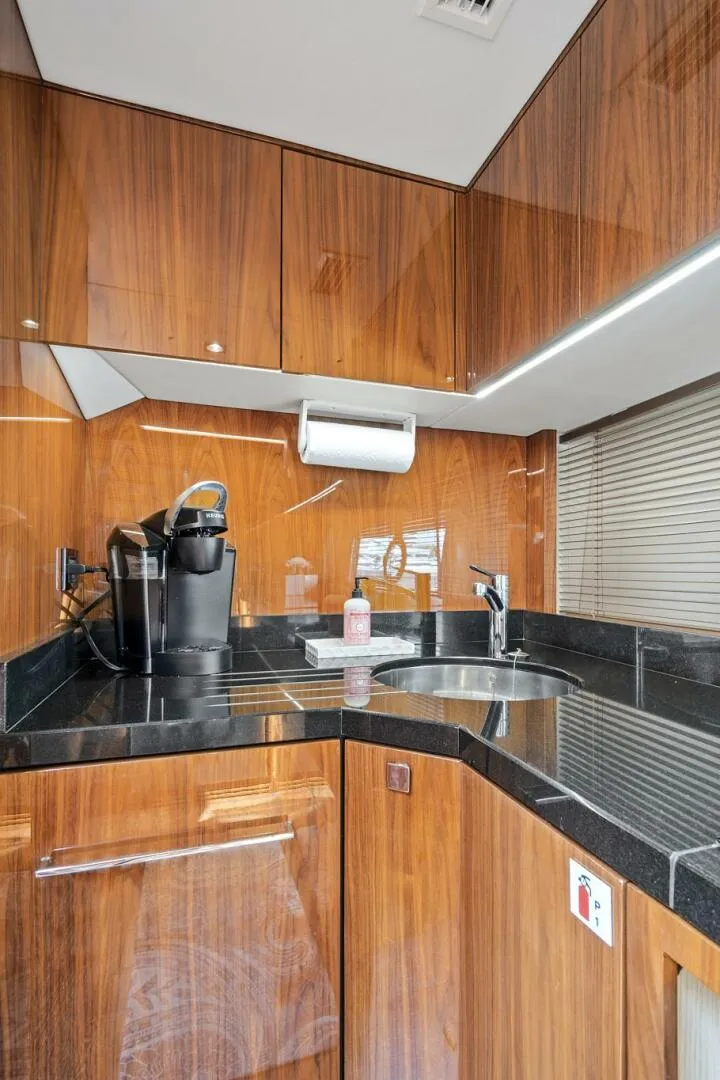 Slide: The Image of Sunseeker 68 Sport Yacht 2017 - 43