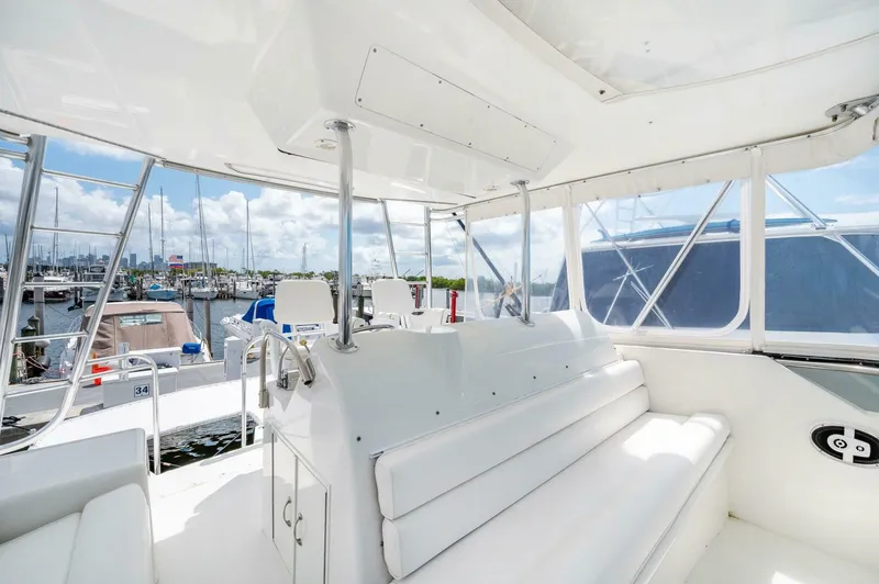 Slide: The Image of Hatteras 50 Convertible 1992 - 13