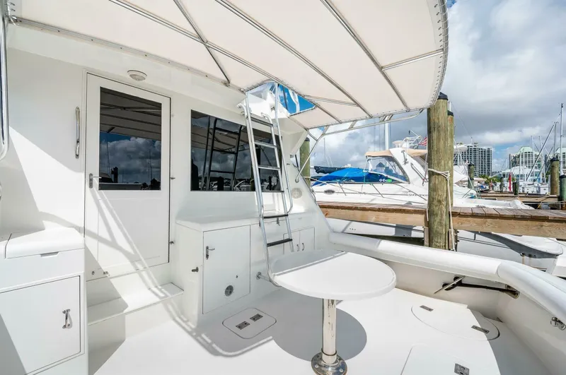 Slide: The Image of Hatteras 50 Convertible 1992 - 17