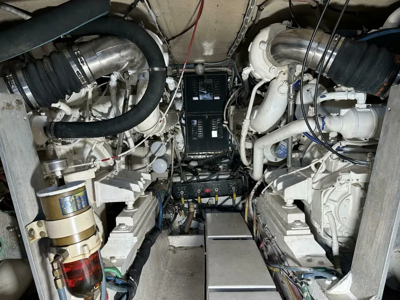 Slide: The Image of Hatteras 50 Convertible 1992 - 34