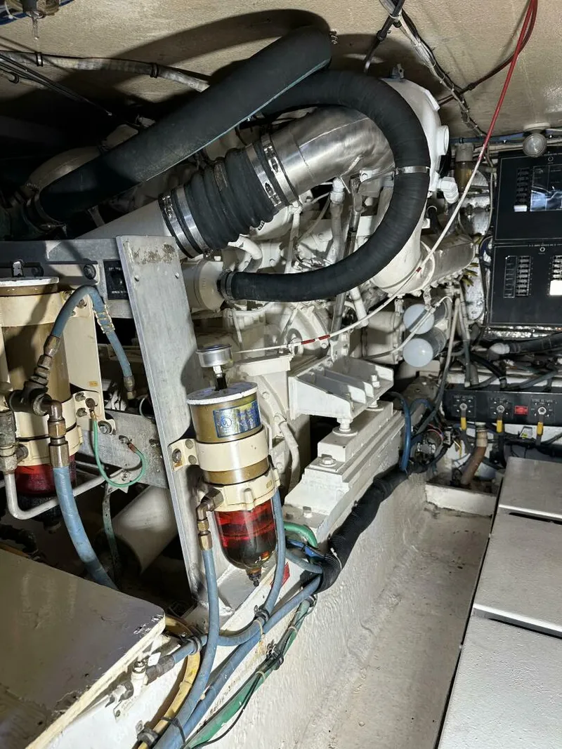 Slide: The Image of Hatteras 50 Convertible 1992 - 35
