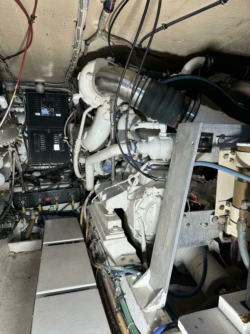 Slide: The Image of Hatteras 50 Convertible 1992 - 36