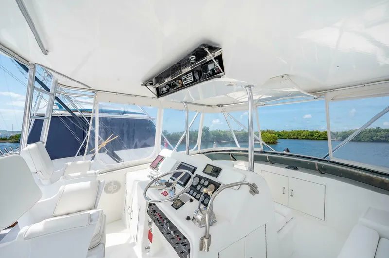 Slide: The Image of Hatteras 50 Convertible 1992 - 4