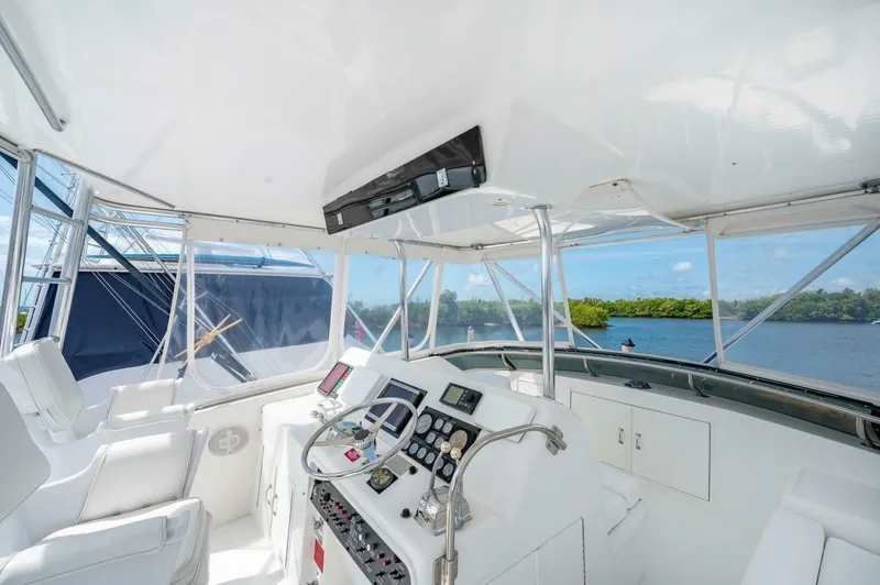 Slide: The Image of Hatteras 50 Convertible 1992 - 5